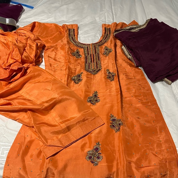 Indian wear suits (salwar/anarkali/plazzo) - Picture 8 of 12